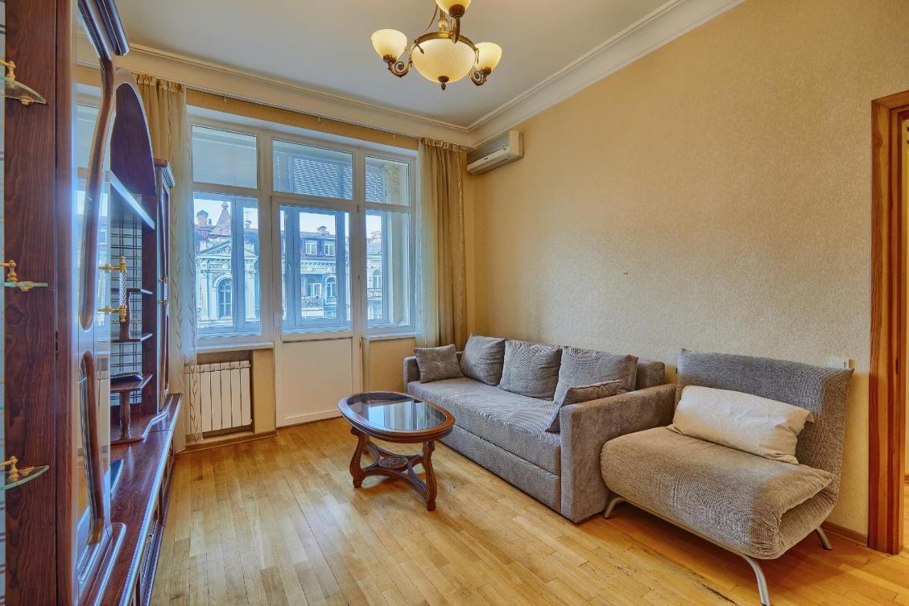 Apartment Near Lva Tolstoho Square Kiev Eksteriør bilde
